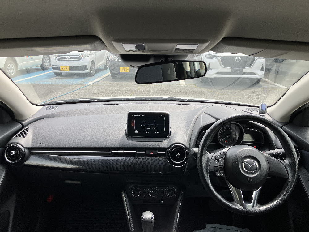 マツダ　デミオ　13S10枚目