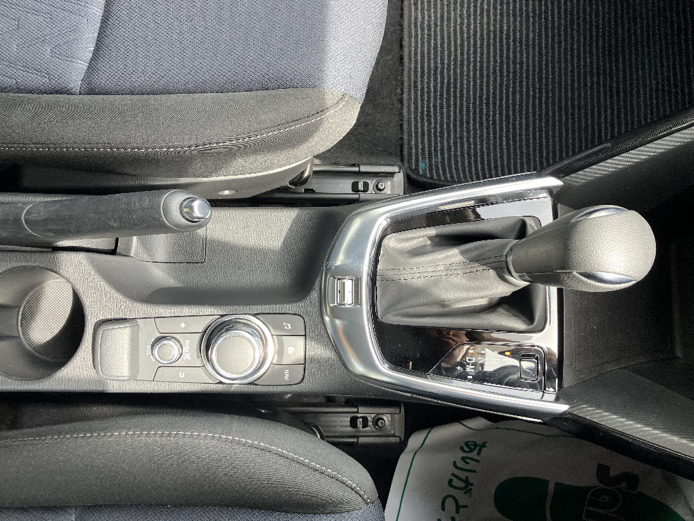 マツダ　デミオ　13S14枚目