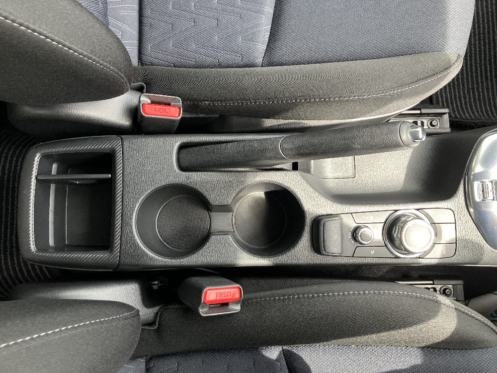 マツダ　デミオ　13S15枚目