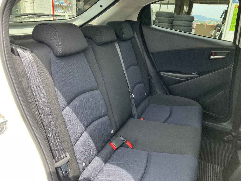 マツダ　デミオ　13S18枚目