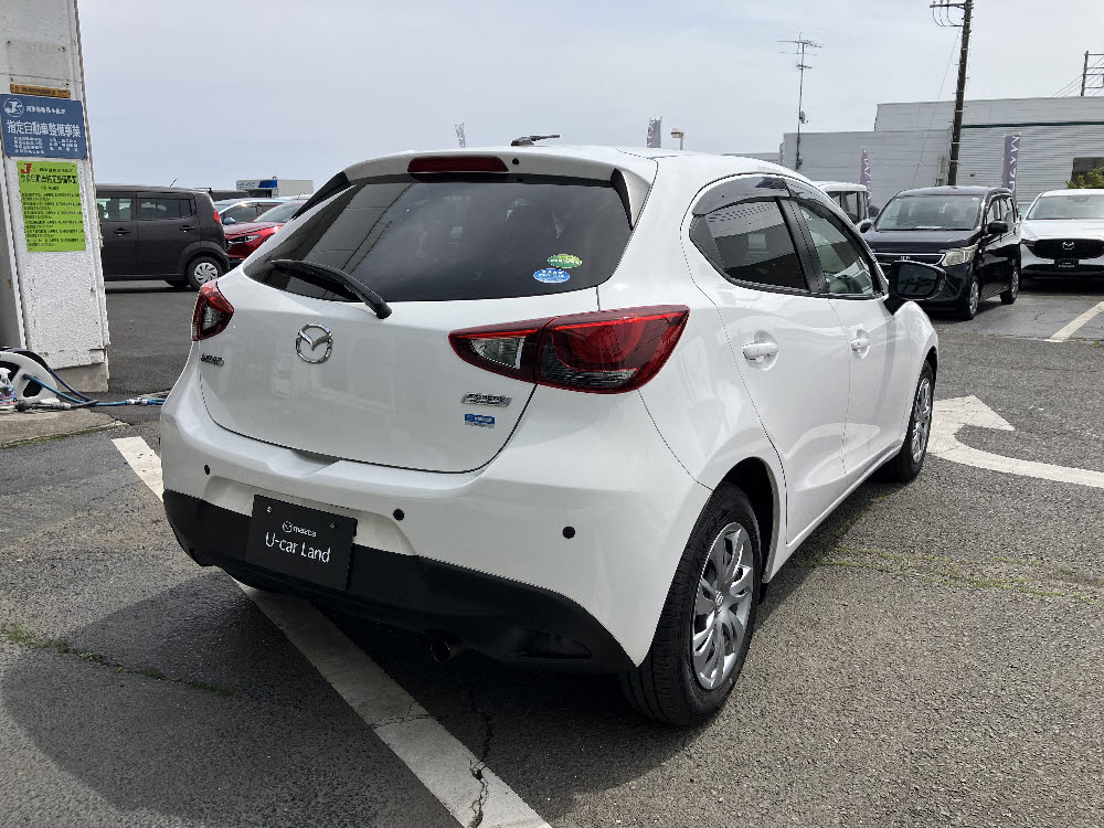 マツダ　デミオ　13S4枚目