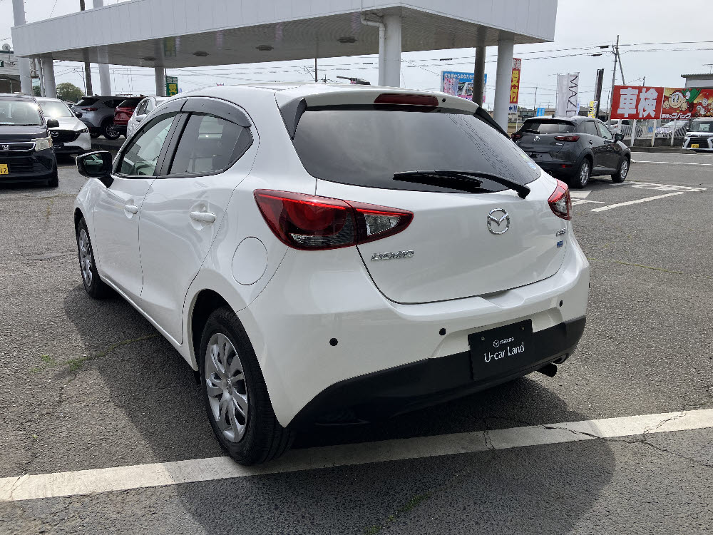 マツダ　デミオ　13S6枚目