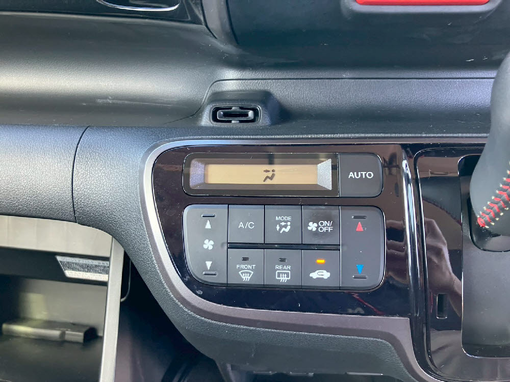 ホンダ　Ｎ ＢＯＸカスタム　G・Aパッケージ16枚目