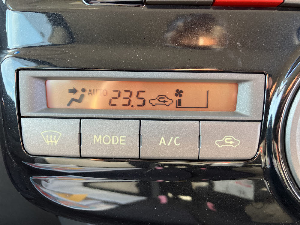 ダイハツ　タントカスタム　RS17枚目