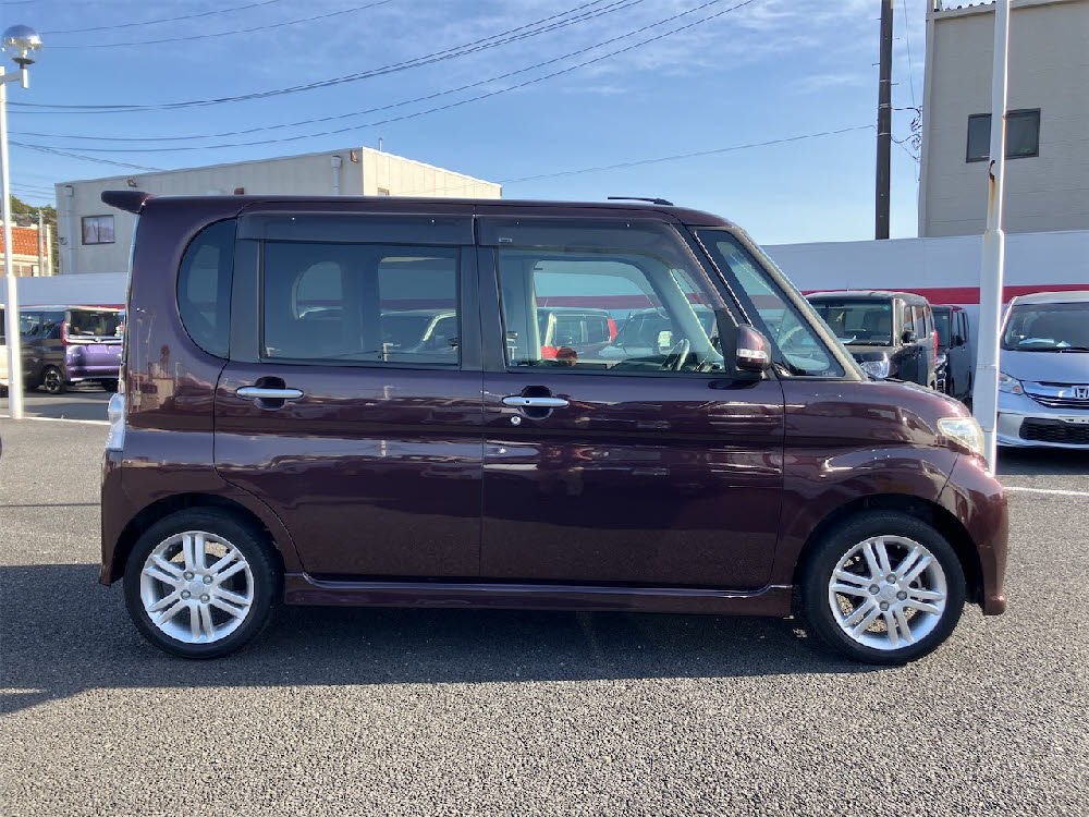 ダイハツ　タントカスタム　RS2枚目