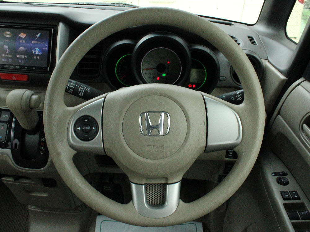 ホンダ　Ｎ ＢＯＸ　G・Lパッケージ17枚目