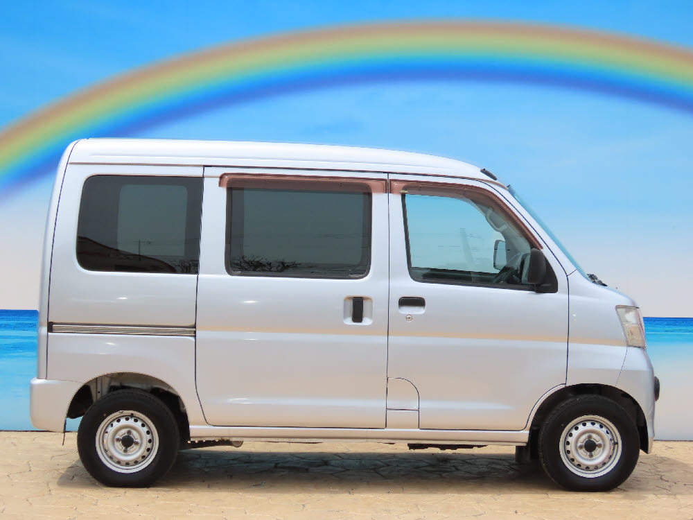 ダイハツ　ハイゼットカーゴ　DX　MT3枚目