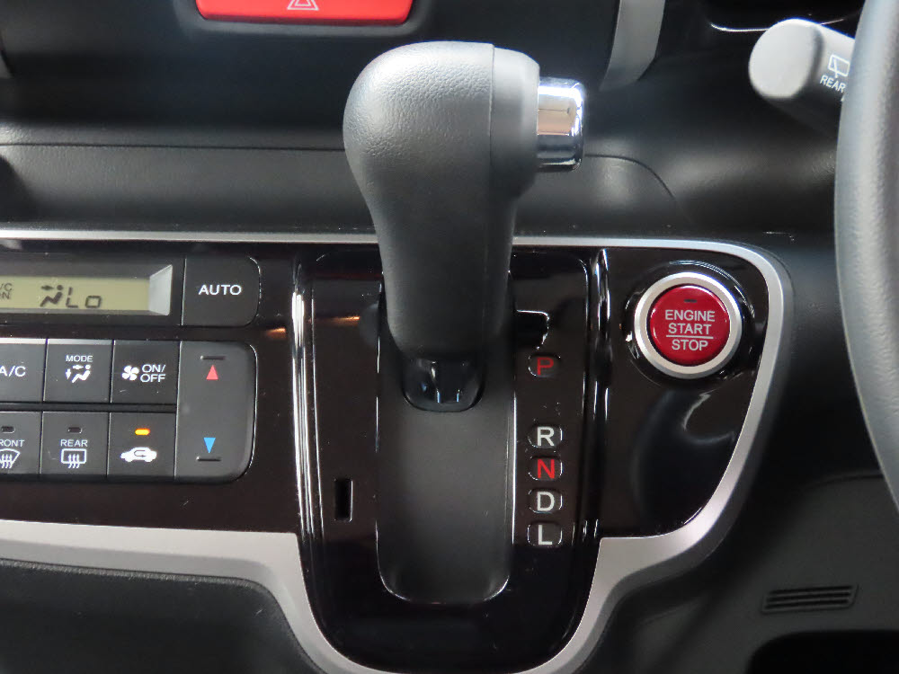 ホンダ　N BOXカスタム　GLパッケージ13枚目