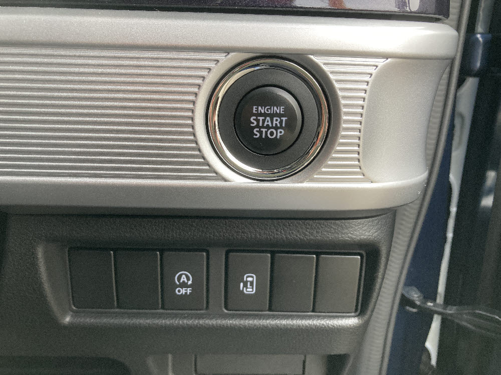 スズキ　スペーシアカスタム　HVGS18枚目