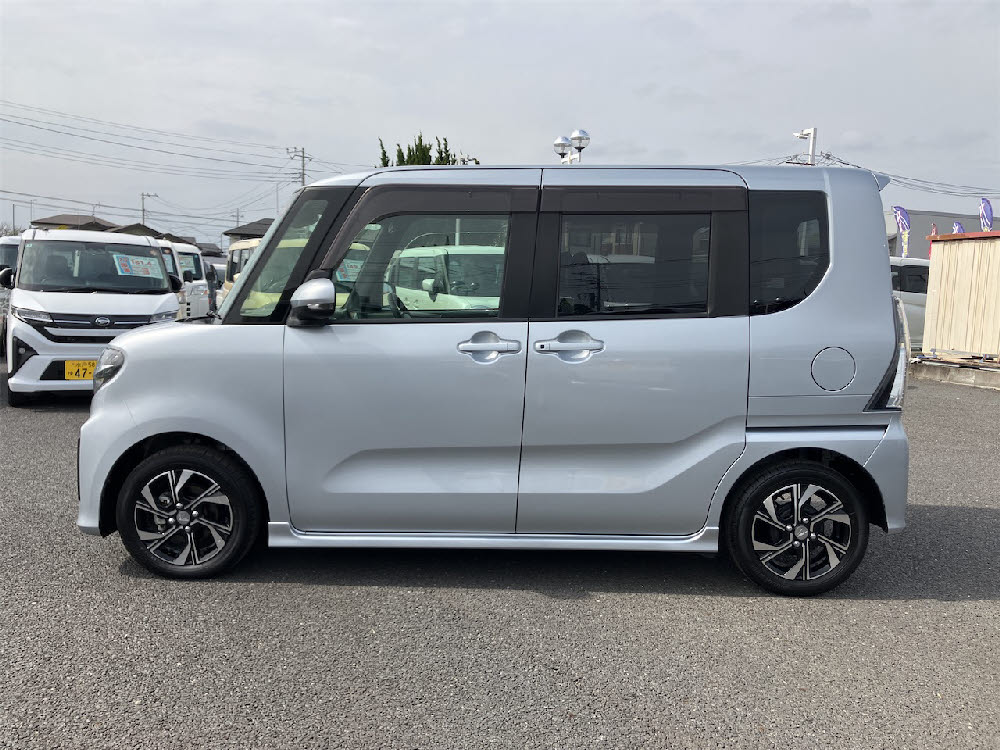 ダイハツ　タントカスタム　X4枚目