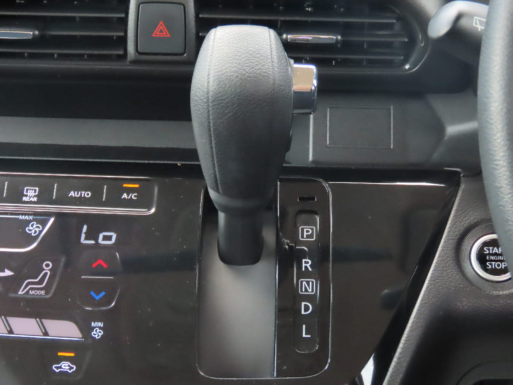 ニッサン　ルークス　ハイウェイスターX13枚目