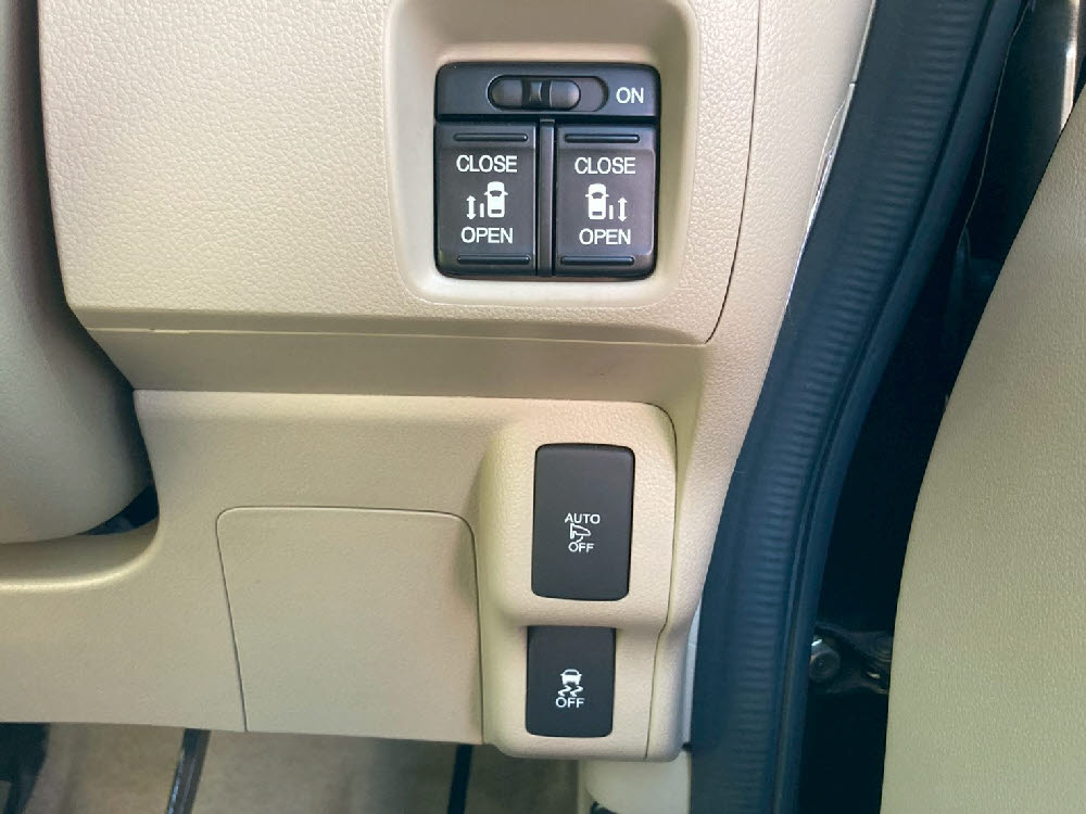 ホンダ　Ｎ ＢＯＸ　G・SSパッケージ17枚目