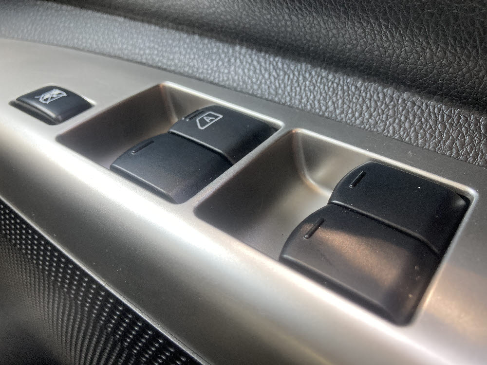 ミツビシ　ekスペースカスタム　カスタムG_e-アシスト17枚目