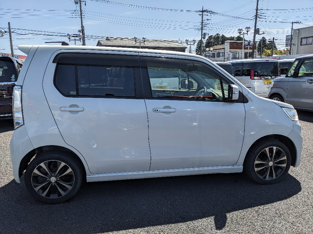 スズキ　ワゴンＲスティングレー　T3枚目