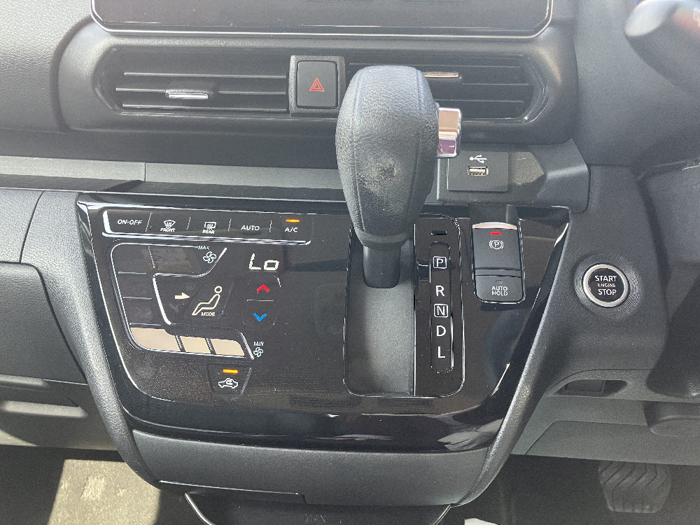 ニッサン　ルークス　ハイウェイスターXアーバンクロムプロパイロットED16枚目