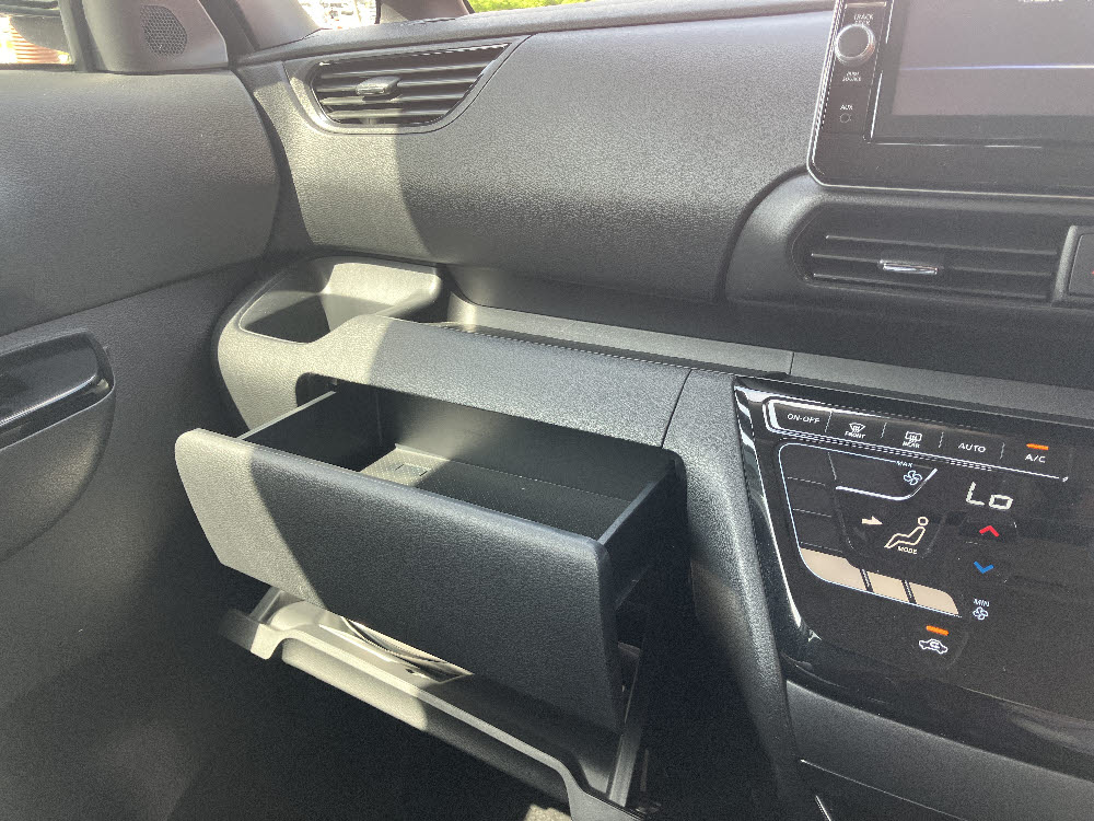 ニッサン　ルークス　ハイウェイスターXアーバンクロムプロパイロットED18枚目