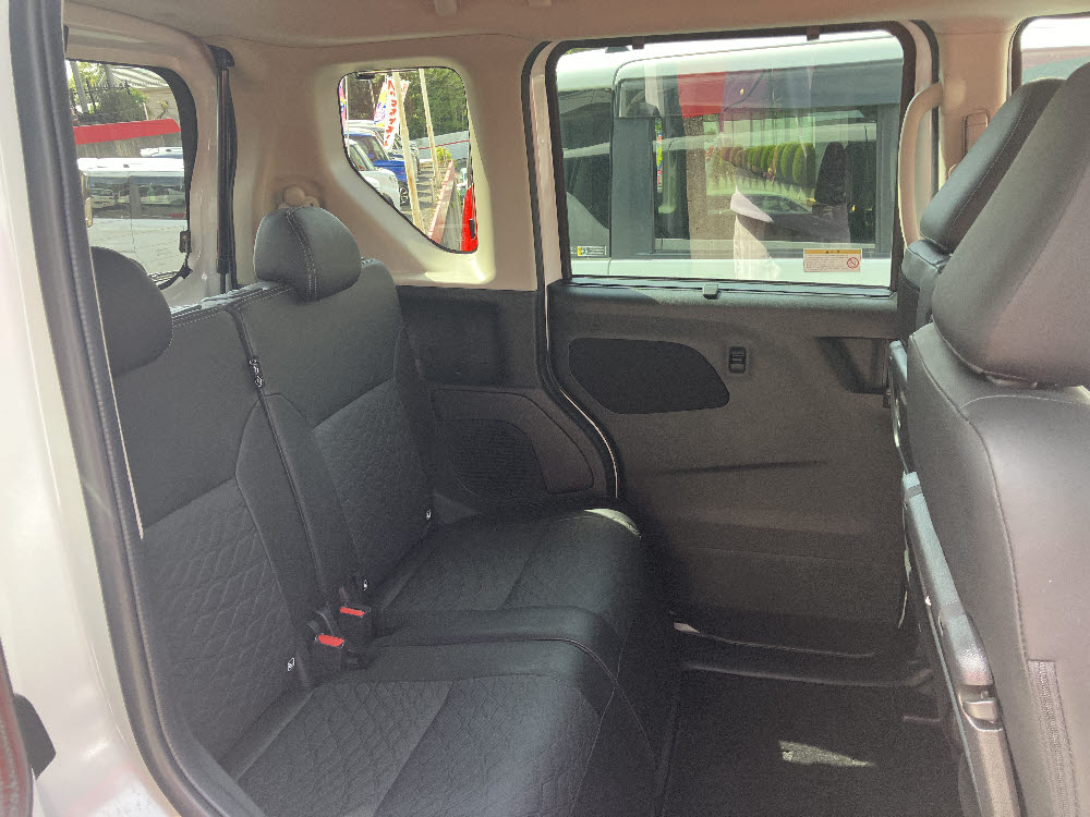 ニッサン　ルークス　ハイウェイスターXアーバンクロムプロパイロットED5枚目