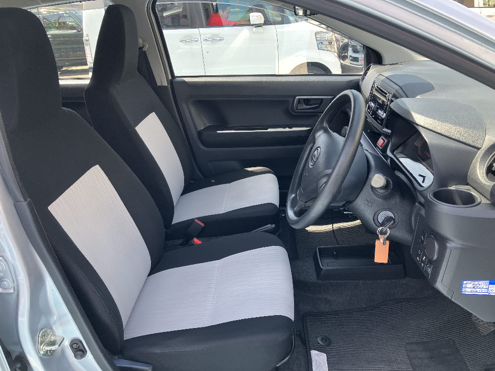 ダイハツ　ミライース　L－SAⅢ9枚目