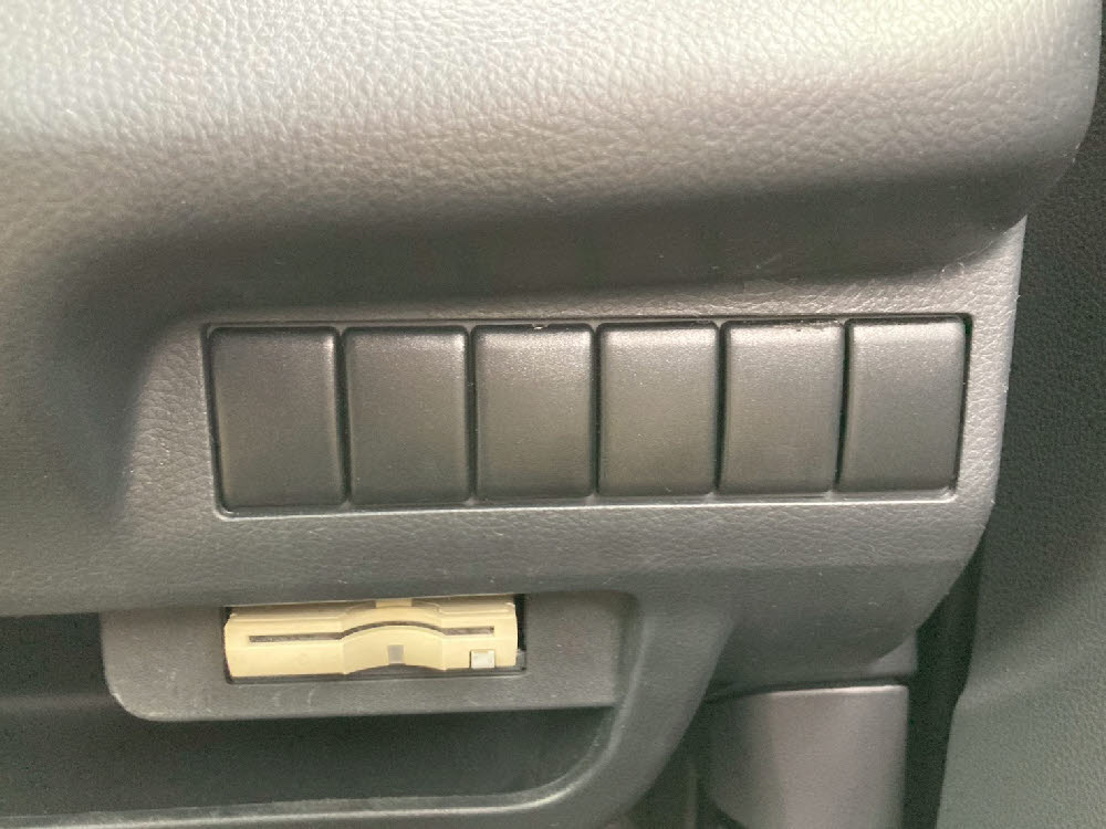 スズキ　ＭＲワゴン　Xセレクション18枚目