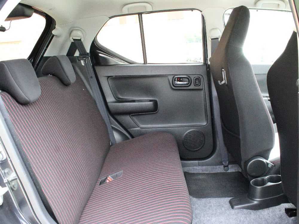 スズキ　アルトターボRS　ベースグレード15枚目