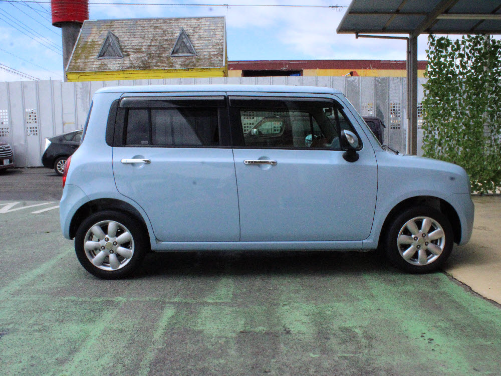 スズキ　ラパン　10thアニバーサリーLTD3枚目