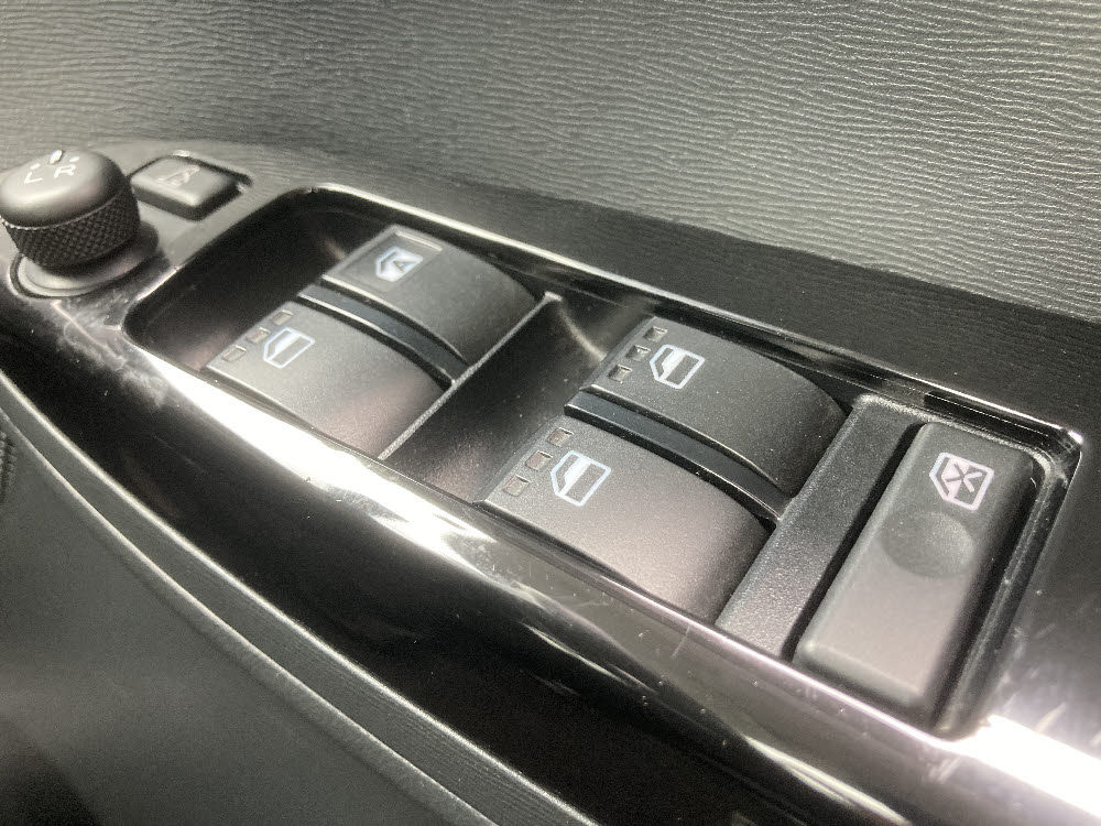 ダイハツ タントカスタム RS-SA18枚目