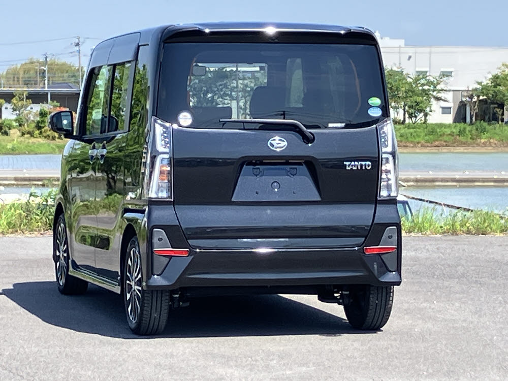 ダイハツ タントカスタム RS3枚目
