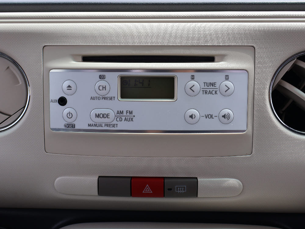 ダイハツ　ミラココア プラスX スペシャルコーデ9枚目