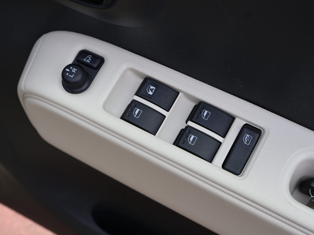 ダイハツ　ミラココア プラスX スペシャルコーデ12枚目