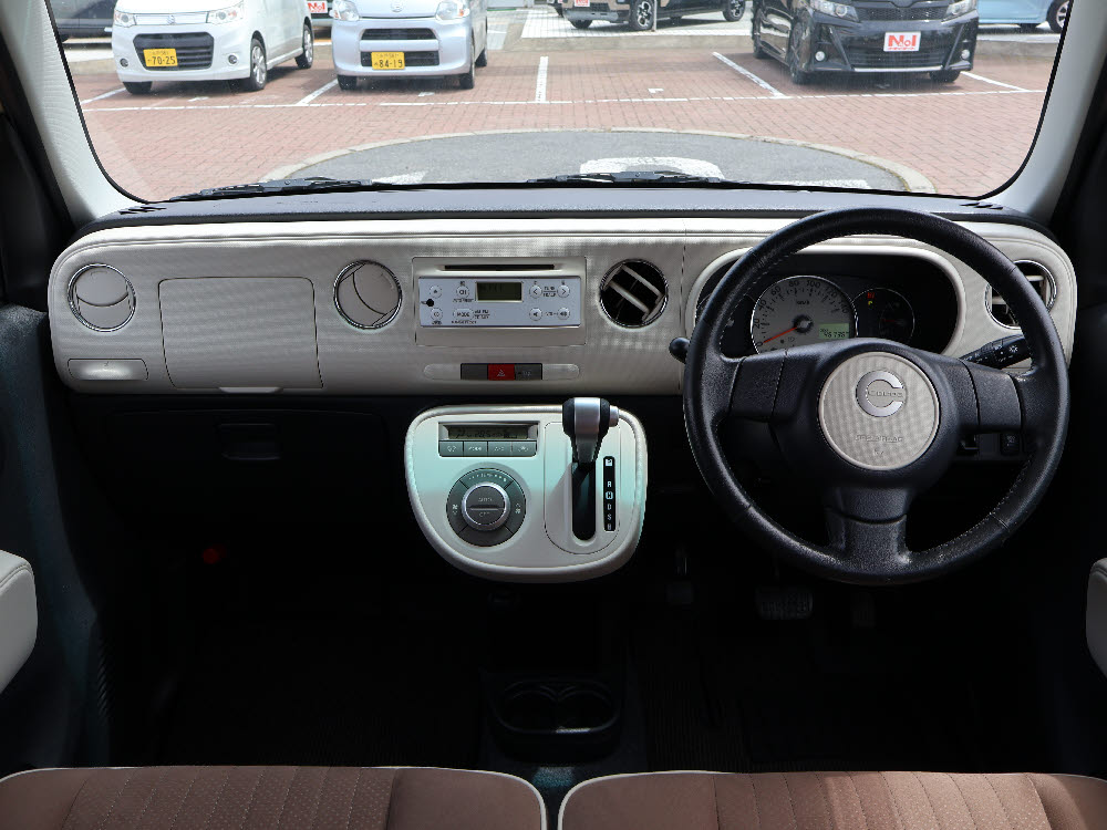 ダイハツ　ミラココア プラスX スペシャルコーデ6枚目