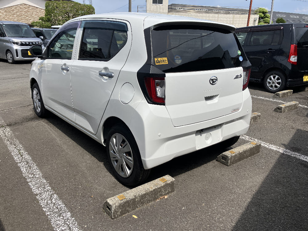 ダイハツ　ミライース　X-SAⅢ1枚目