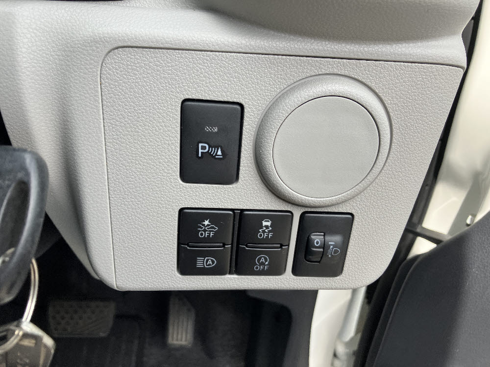 ダイハツ　ミライース　X-SAⅢ6枚目