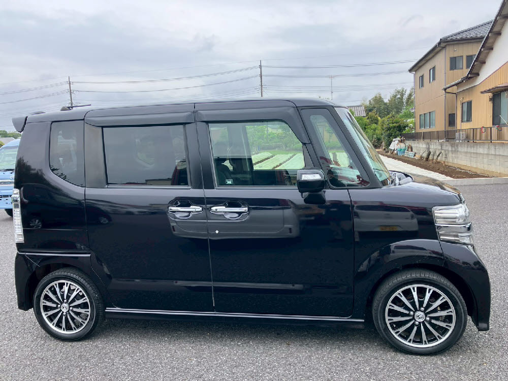 ホンダ　Ｎ ＢＯＸカスタム　GターボAパッケージ3枚目