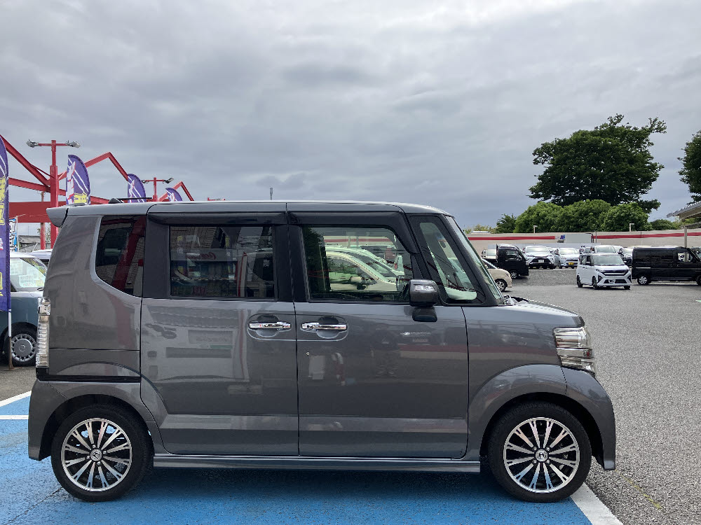 ホンダ N BOXカスタム3枚目