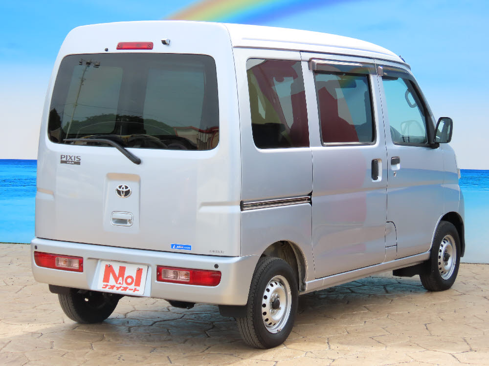 トヨタ ピクシスバン デラックス4枚目