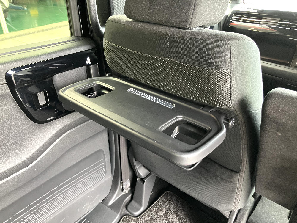 ホンダ　Ｎ ＢＯＸカスタム　L11枚目