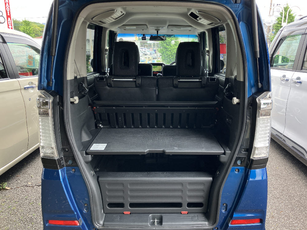 ホンダ N BOX+カスタム GLパッケージ10枚目