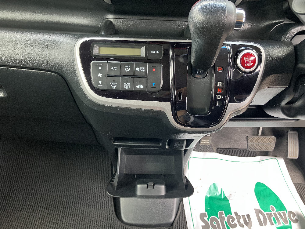 ホンダ　Ｎ ＢＯＸカスタム　GLパッケージ19枚目