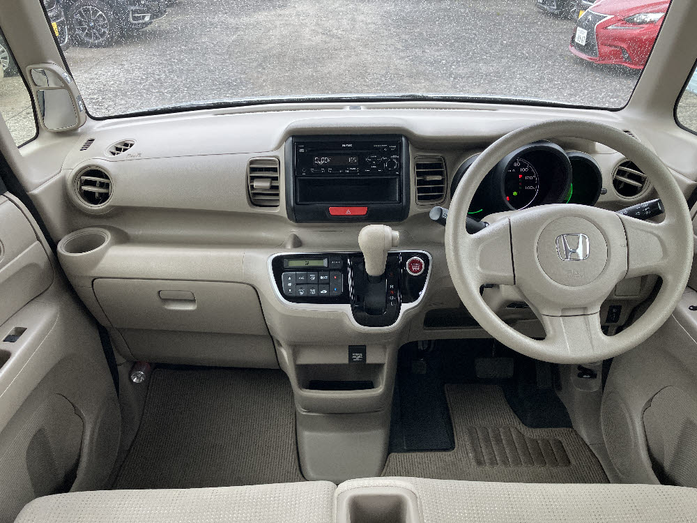 ホンダ N BOX C4枚目