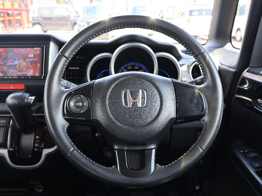 ホンダ　Ｎ ＢＯＸカスタム　GSSパッケージ7枚目
