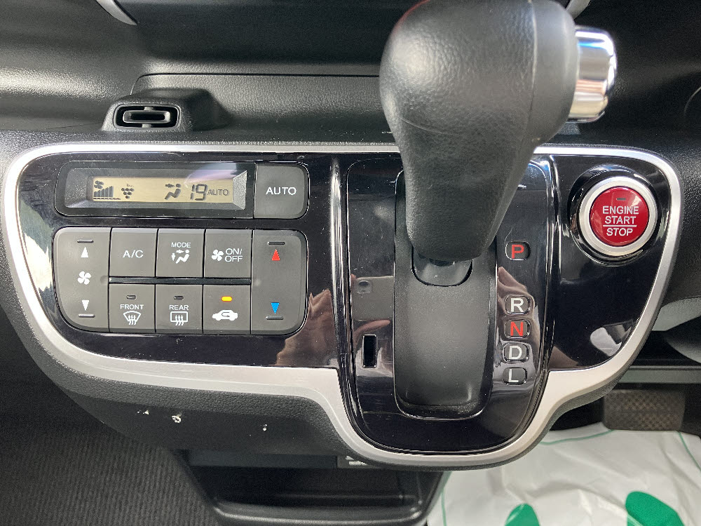 ホンダ　N BOXカスタム　G・Lパッケージ9/6仲19枚目