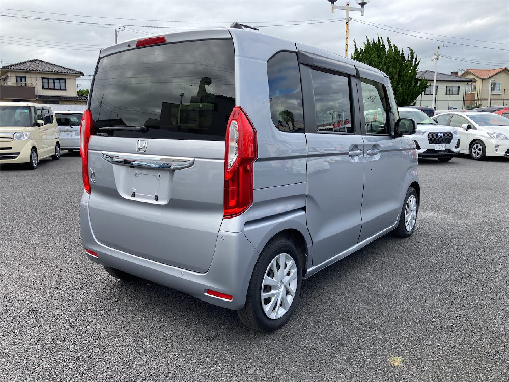 ホンダ N BOX L2枚目