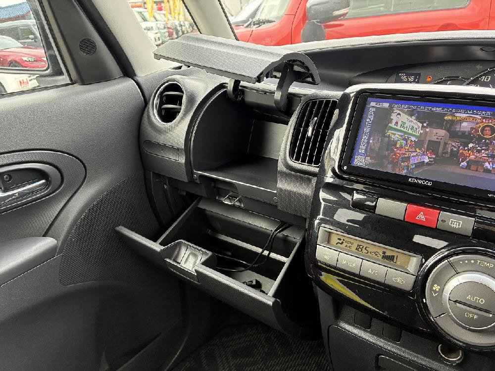 ダイハツ タントカスタム RS17枚目