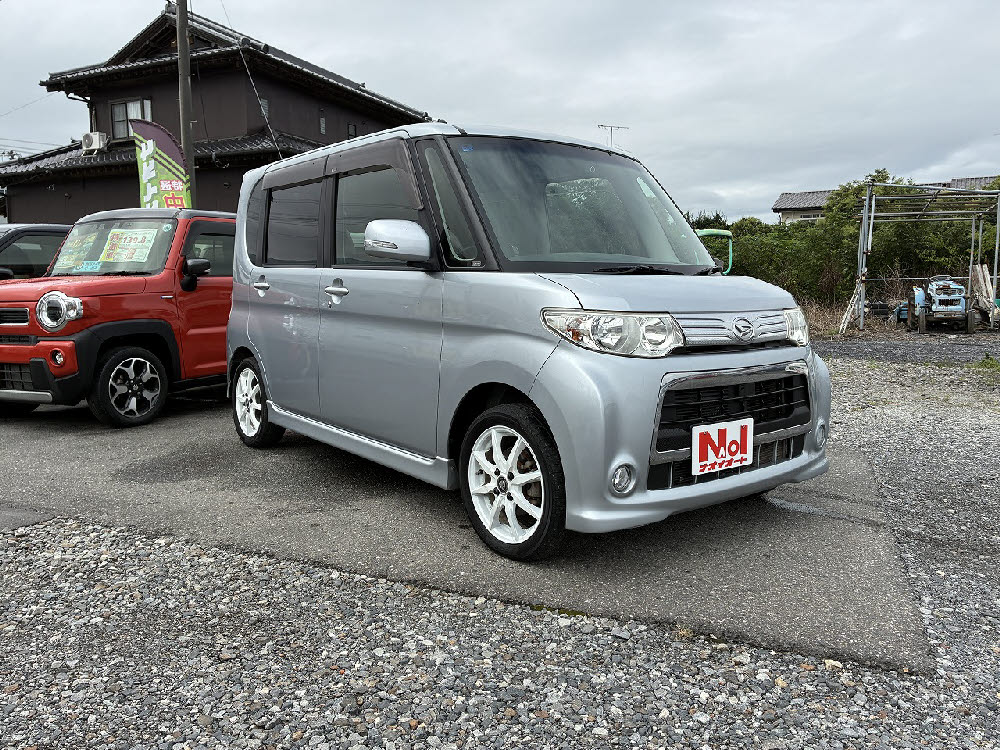 ダイハツ タントカスタム RS1枚目