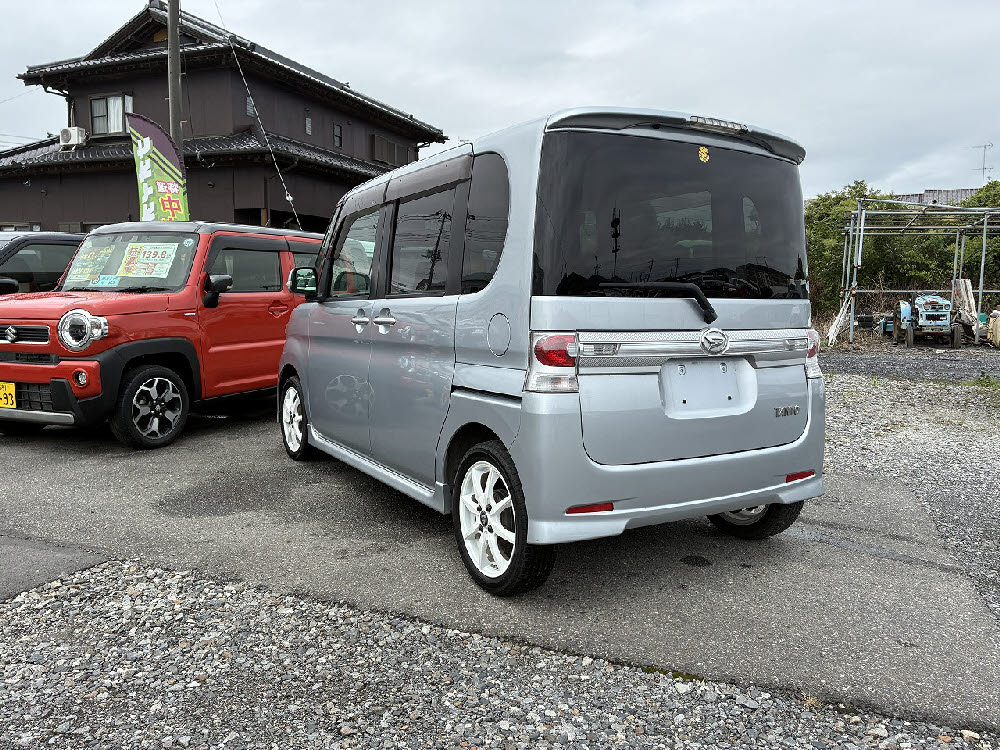 ダイハツ タントカスタム RS3枚目