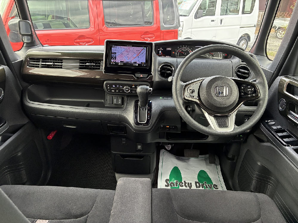 ホンダ N BOXカスタム GLホンダセンシング5枚目