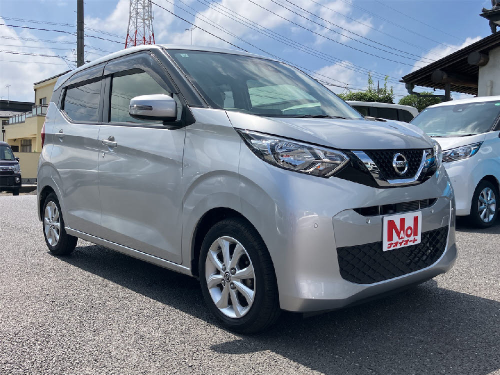 ニッサン　デイズ　X（9インチナビ）2枚目