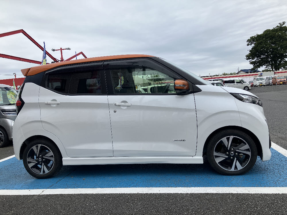 ニッサン　デイズ　ハイウェイスターGターボ3枚目