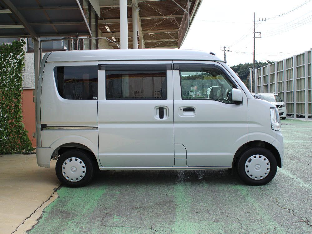 スズキ　エブリィ　ジョイン　4WD3枚目