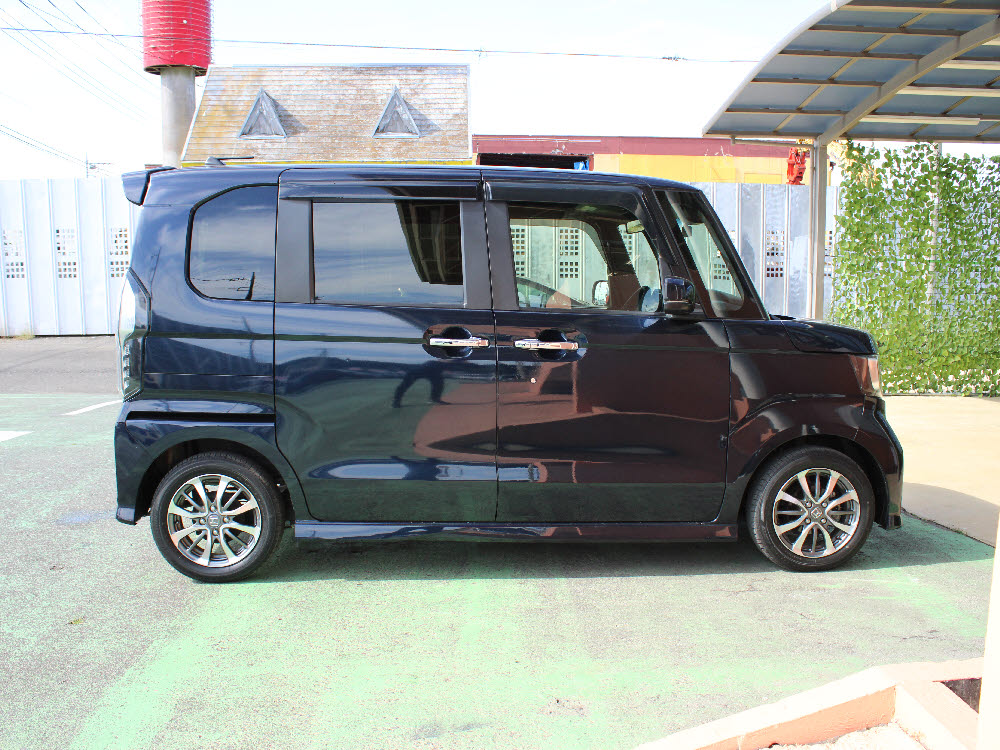 ホンダ　Ｎ ＢＯＸカスタム　L3枚目